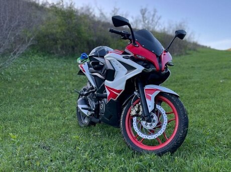 Bajaj Pulsar RS 200 2019