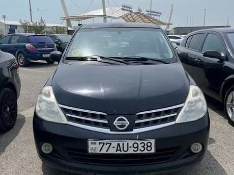 Nissan Tiida 2012