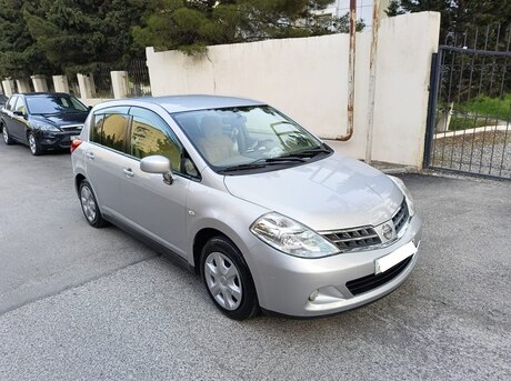 Nissan Tiida 2012