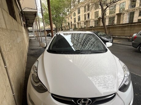 Hyundai Elantra 2012
