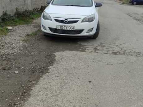 Opel Astra 2011