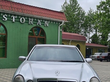 Mercedes E 240 2000
