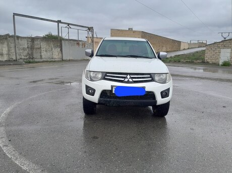 Mitsubishi L200 2011