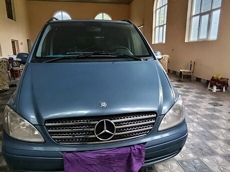 Mercedes Viano 2007