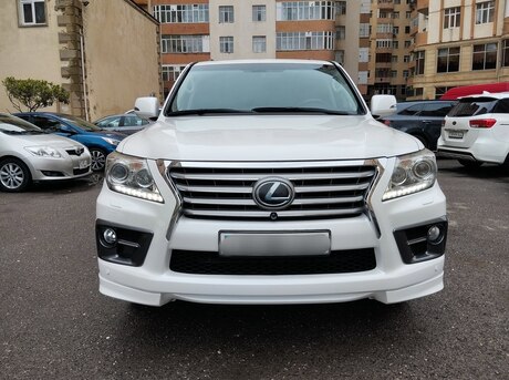 Lexus LX 570 2013