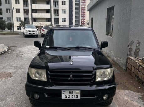 Mitsubishi Pajero io 2003