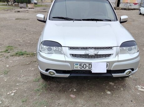 Chevrolet Niva 2012