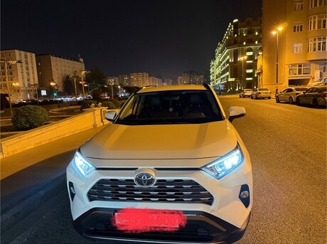 Toyota RAV4 2021
