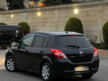 Nissan Tiida 2011
