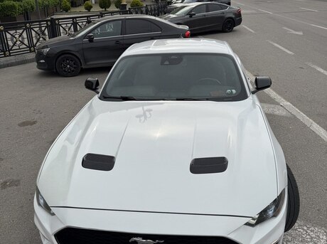 Ford Mustang 2021