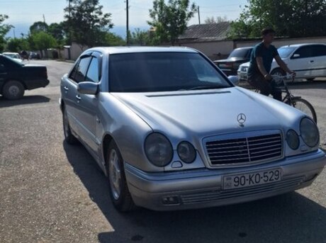Mercedes E 220 d 1999