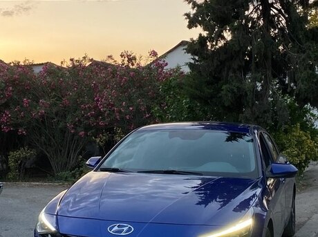 Hyundai Elantra 2021