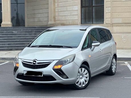 Opel Zafira 2016