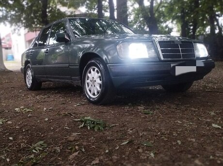 Mercedes E 240 1988