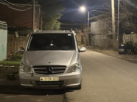 Mercedes Viano 2003