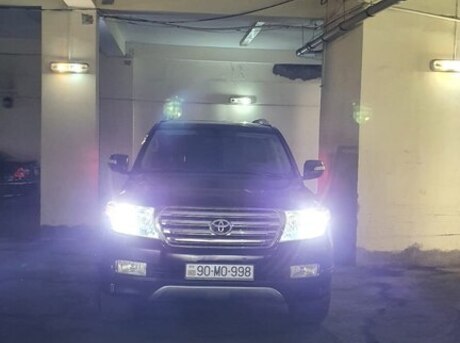 Toyota Land Cruiser 2011