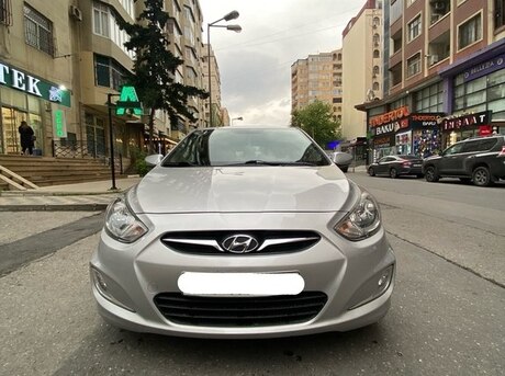 Hyundai Accent 2012