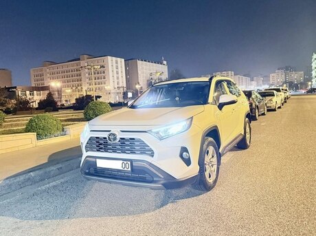 Toyota RAV4 2021