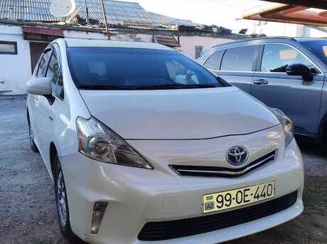 Toyota Prius V 2012