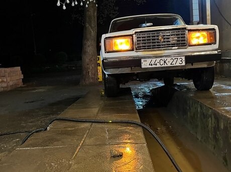 LADA (VAZ) 2107 1985