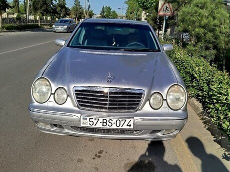 Mercedes E 270 2000