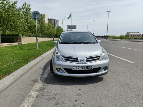 Nissan Tiida 2012