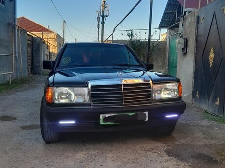 Mercedes 190 1990