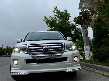 Toyota Land Cruiser 2011