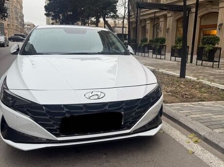 Hyundai Elantra 2022