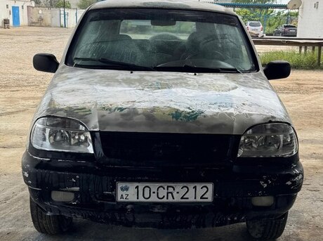 Chevrolet Niva 2004