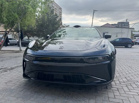 ZEEKR 001