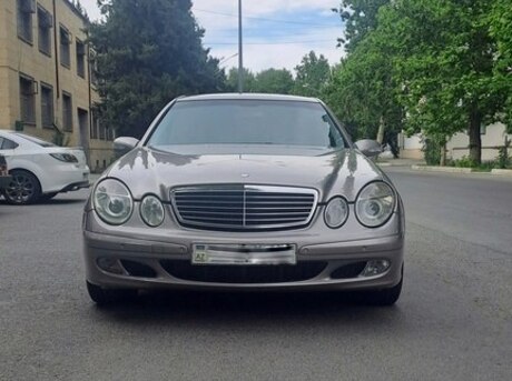 Mercedes E 200 2005