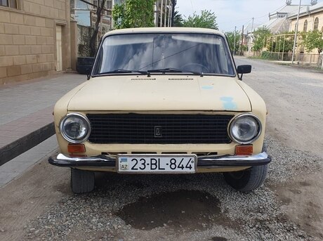 LADA (VAZ) 21011 1981