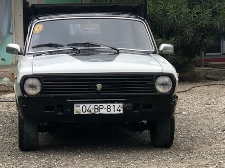 GAZ 24 1987