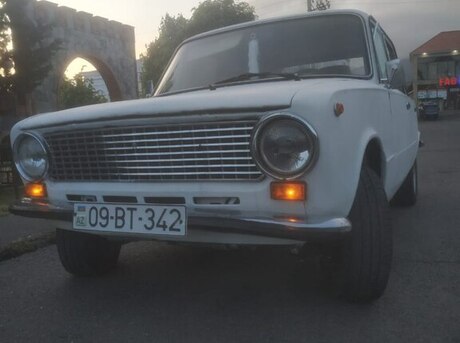 LADA (VAZ) 21011 1983