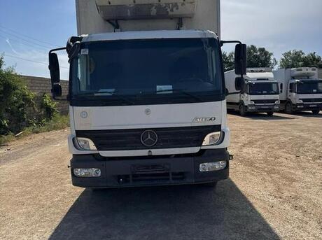 Mercedes 1222 2008
