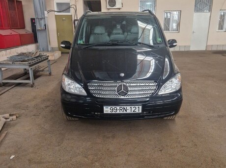 Mercedes Viano 2008