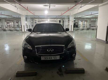 Infiniti  2012