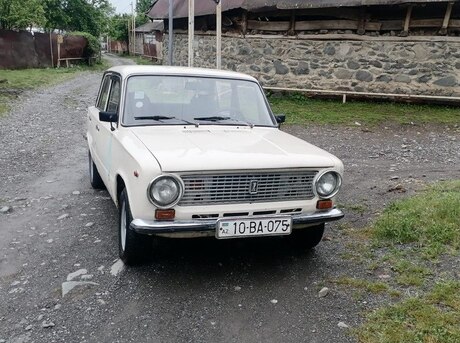 LADA (VAZ) 21011 1985