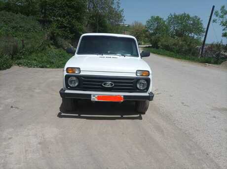 LADA (VAZ) Niva 2009