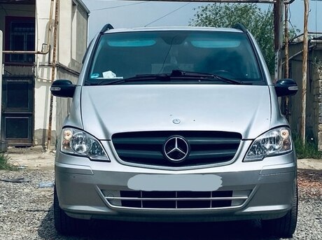 Mercedes Viano 2004