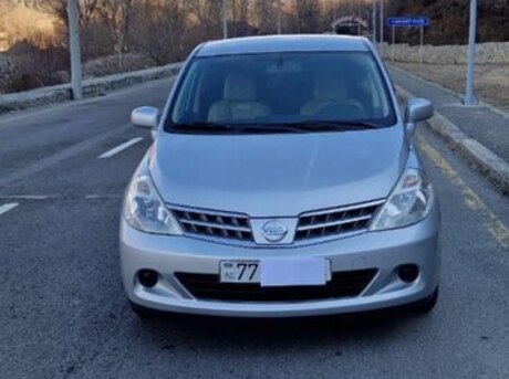 Nissan Tiida 2011
