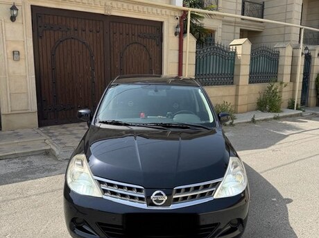 Nissan Tiida 2012