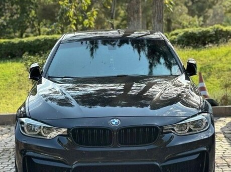 BMW 330 2018