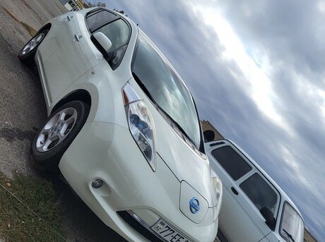 Nissan Leaf 2011