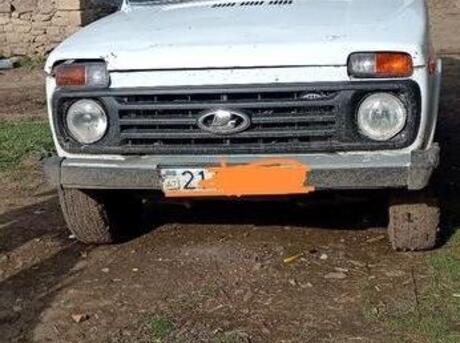 LADA (VAZ) Niva 2002