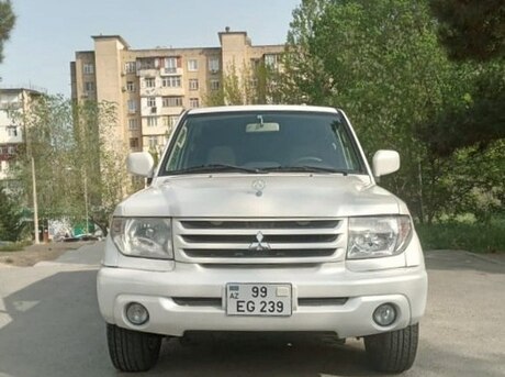 Mitsubishi Pajero io 2002