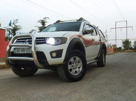 Mitsubishi L200 2011