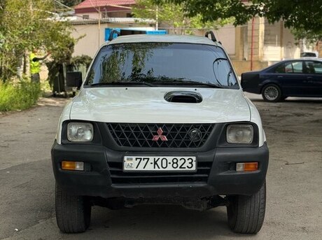 Mitsubishi L200 2000