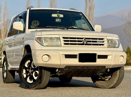 Mitsubishi Pajero io 1999